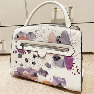 White bag with detachable crossbody strap